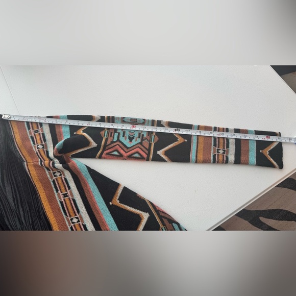 Billabong Dream Chaser Aztec Print
Fringe Hem Cardigan Size Small - Picture 7 of 10